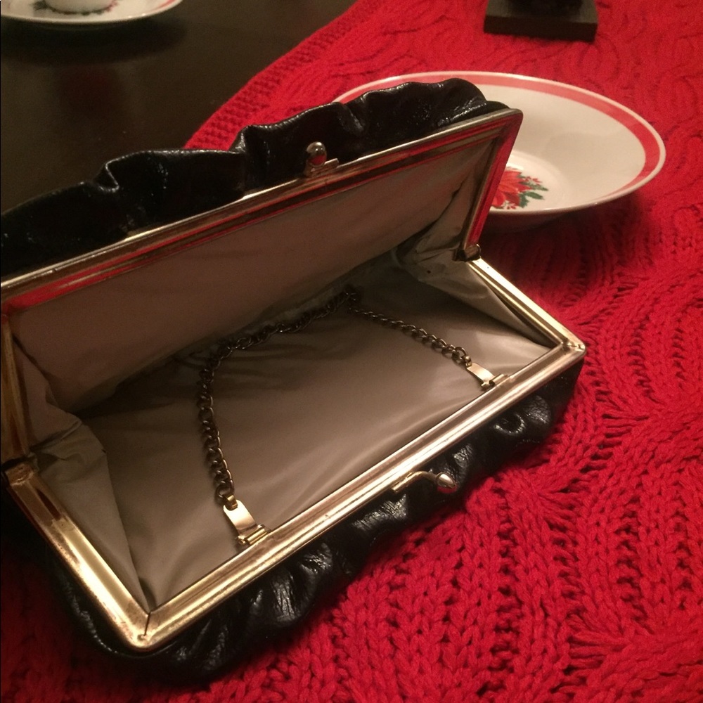 Elegant clutch! 👛